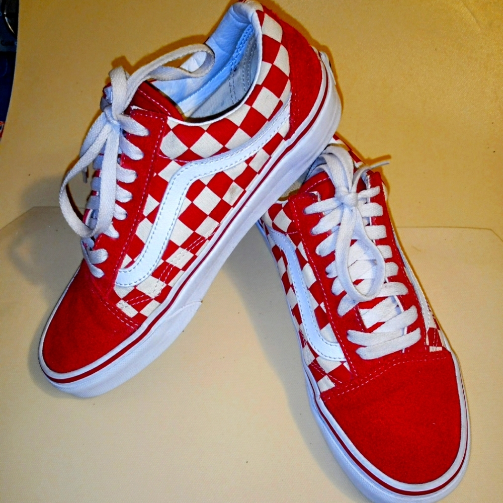 Vans red checkered unisex mens 6.5 and women's 8.0